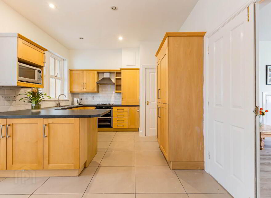 11 Kilwarlin Avenue, Hillsborough, BT26 6LQ