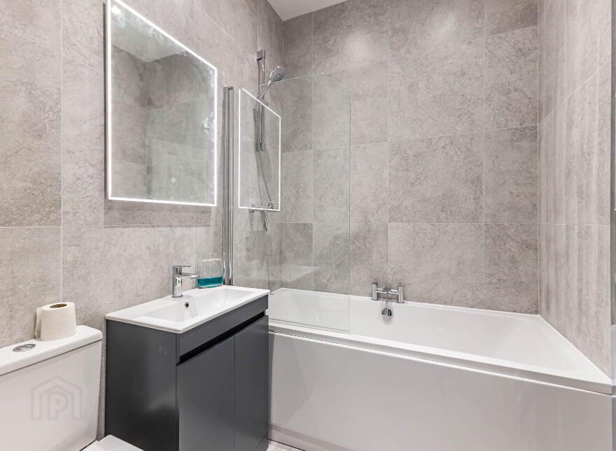 11 Kilwarlin Avenue, Hillsborough, BT26 6LQ
