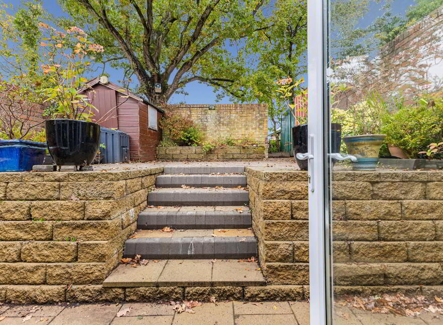 11 Kilwarlin Avenue, Hillsborough, BT26 6LQ