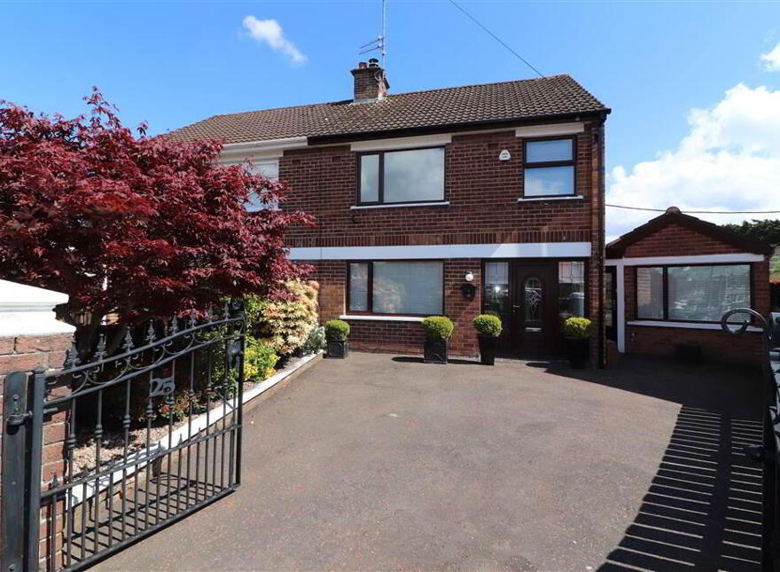 25 Killeaton Gardens, Dunmurry, Belfast, BT17 9HF photo