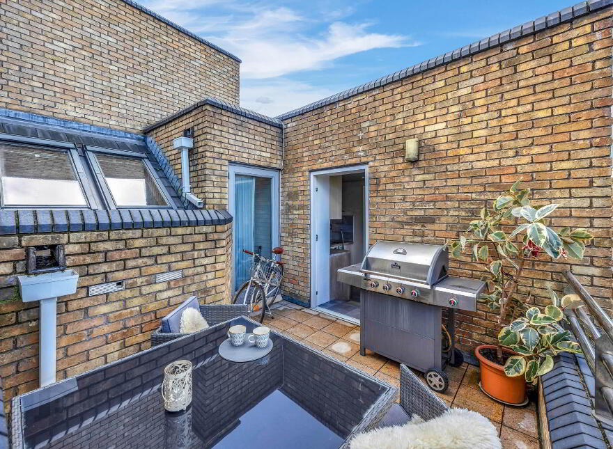 Apt, 8 Quartier Bloom, Bloom Lane, Ormond Quay Lower, Dublin, D01PY29