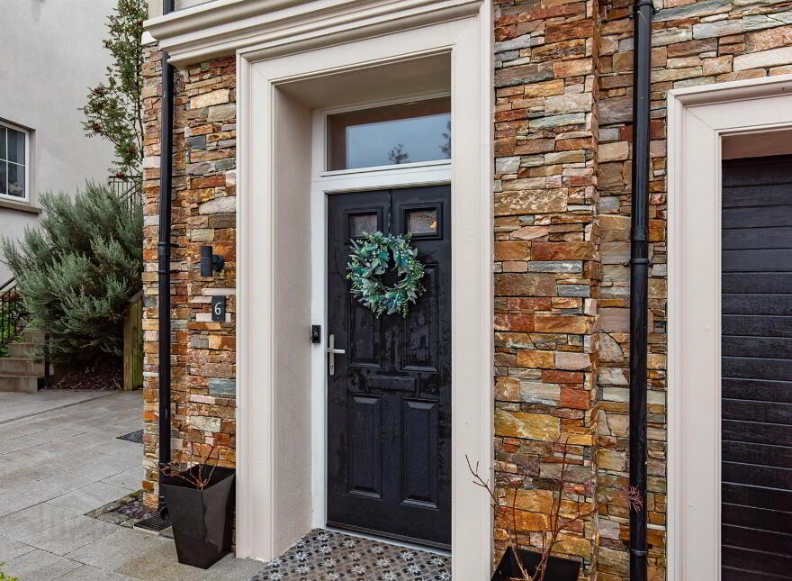 6 Blackwood Crescent, Newtownards, BT23 4XX