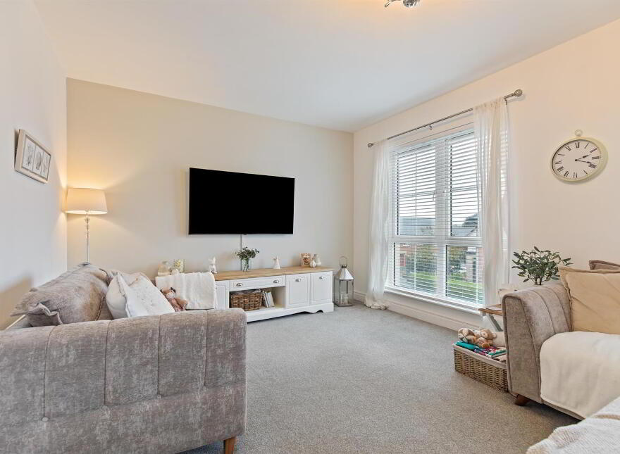 6 Blackwood Crescent, Newtownards, BT23 4XX