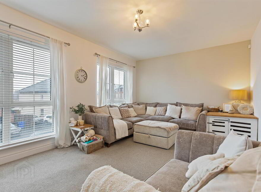 6 Blackwood Crescent, Newtownards, BT23 4XX