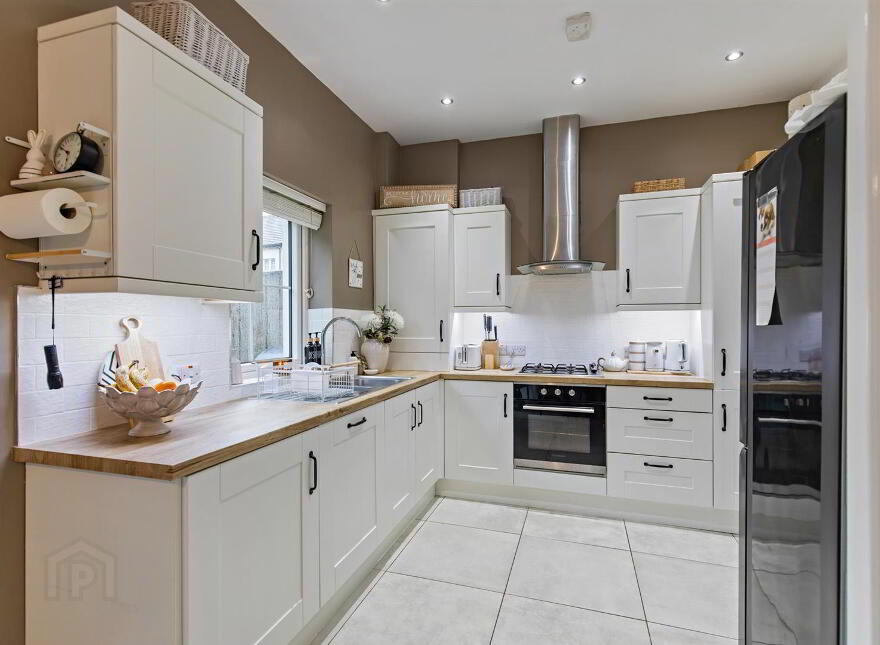 6 Blackwood Crescent, Newtownards, BT23 4XX