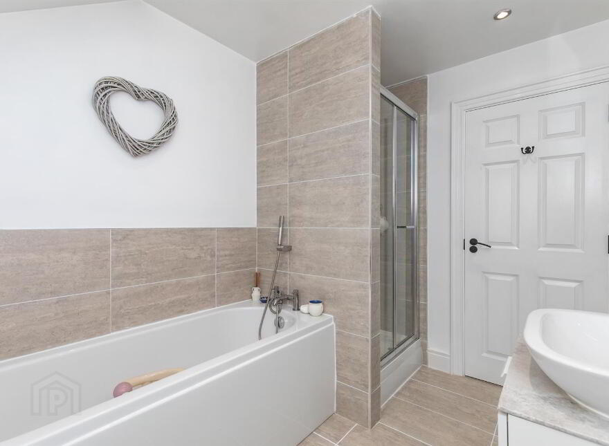 6 Blackwood Crescent, Newtownards, BT23 4XX