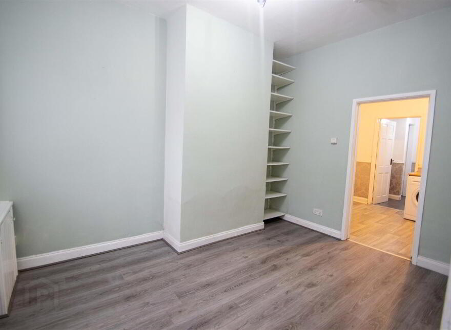 17 Oakman Street, Off Falls Road, Belfast, BT12 7BP