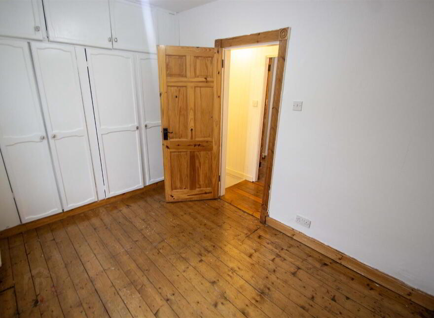 17 Oakman Street, Off Falls Road, Belfast, BT12 7BP