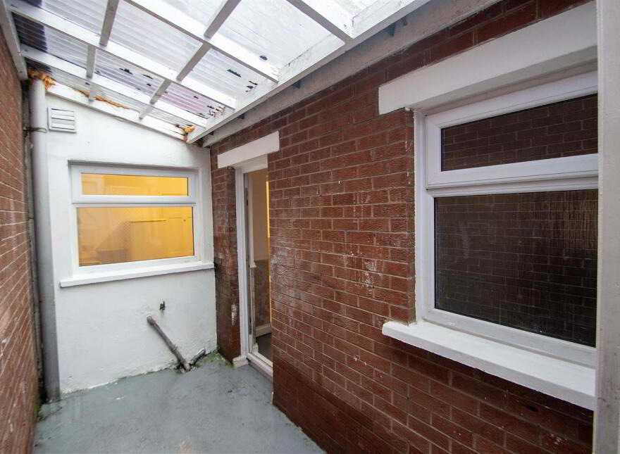 17 Oakman Street, Off Falls Road, Belfast, BT12 7BP
