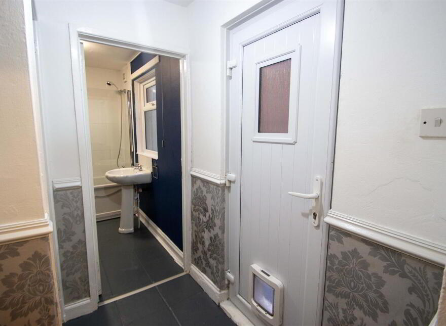 17 Oakman Street, Off Falls Road, Belfast, BT12 7BP