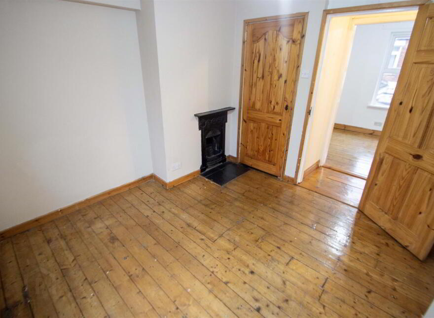 17 Oakman Street, Off Falls Road, Belfast, BT12 7BP