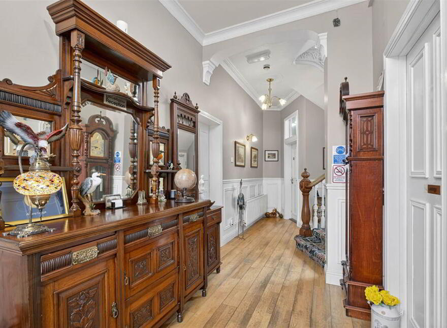 Albany Lodge, 2 Eglinton Street, Portrush, BT56 8DX