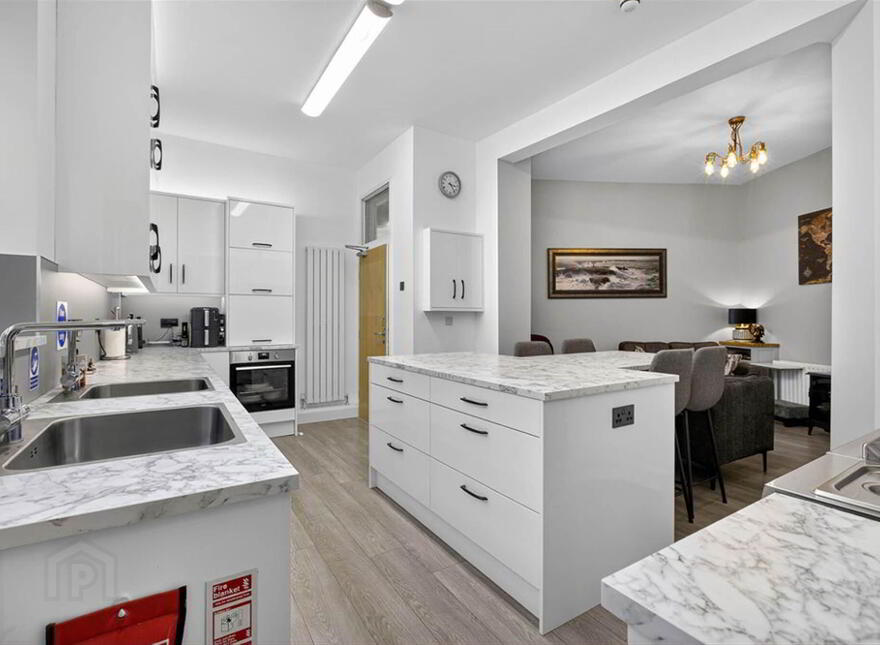 Albany Lodge, 2 Eglinton Street, Portrush, BT56 8DX