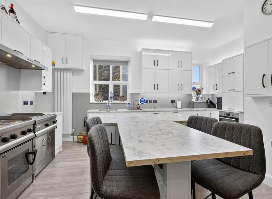 Albany Lodge, 2 Eglinton Street, Portrush, BT56 8DX