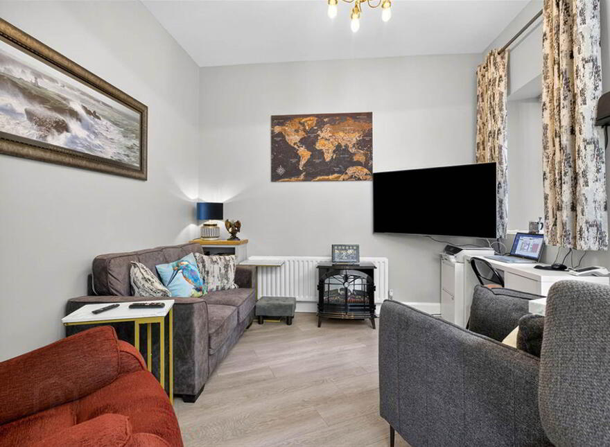 Albany Lodge, 2 Eglinton Street, Portrush, BT56 8DX