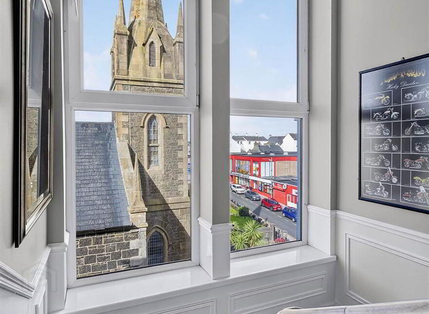 Albany Lodge, 2 Eglinton Street, Portrush, BT56 8DX