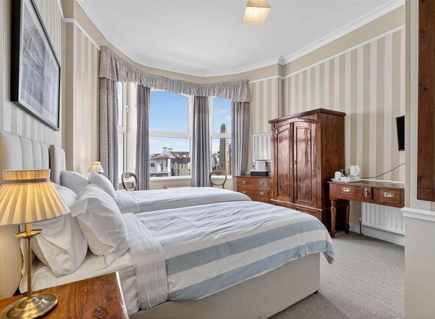Albany Lodge, 2 Eglinton Street, Portrush, BT56 8DX