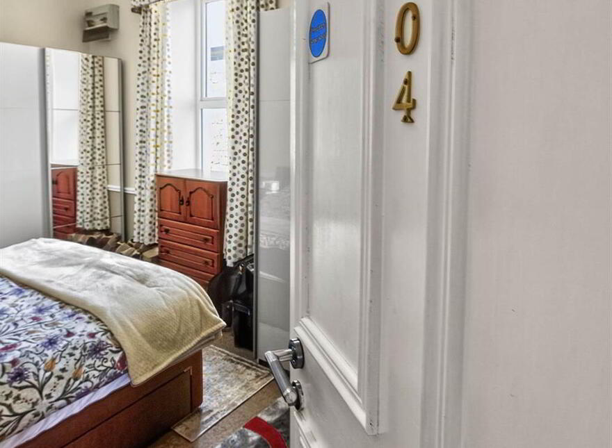 Albany Lodge, 2 Eglinton Street, Portrush, BT56 8DX