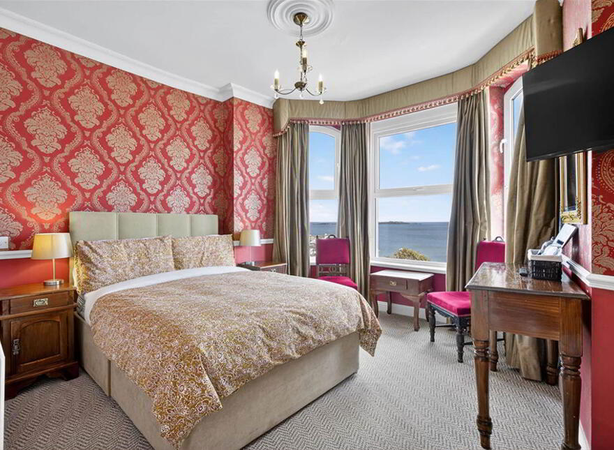Albany Lodge, 2 Eglinton Street, Portrush, BT56 8DX