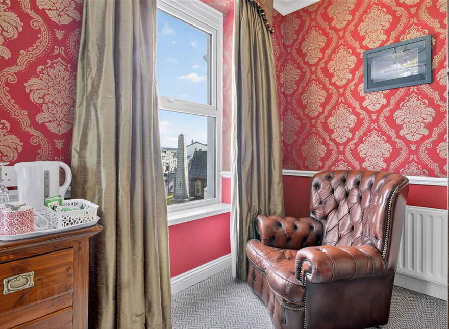 Albany Lodge, 2 Eglinton Street, Portrush, BT56 8DX