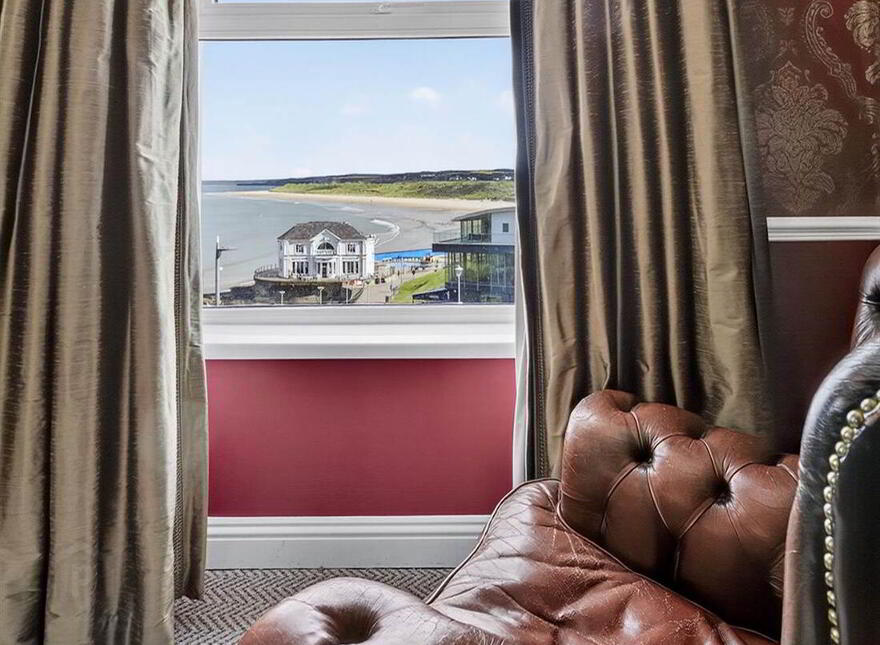 Albany Lodge, 2 Eglinton Street, Portrush, BT56 8DX