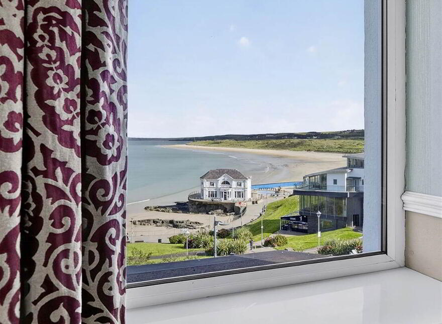 Albany Lodge, 2 Eglinton Street, Portrush, BT56 8DX