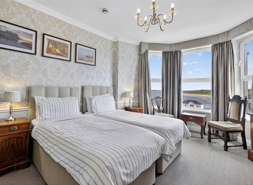 Albany Lodge, 2 Eglinton Street, Portrush, BT56 8DX