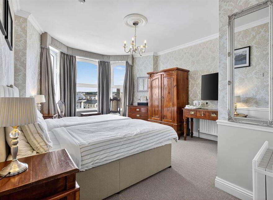 Albany Lodge, 2 Eglinton Street, Portrush, BT56 8DX