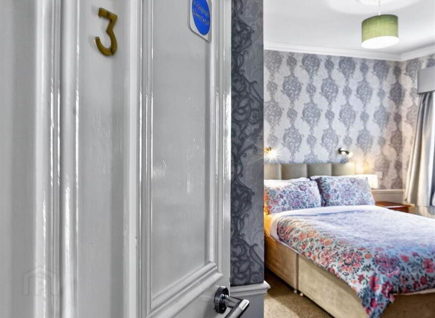 Albany Lodge, 2 Eglinton Street, Portrush, BT56 8DX