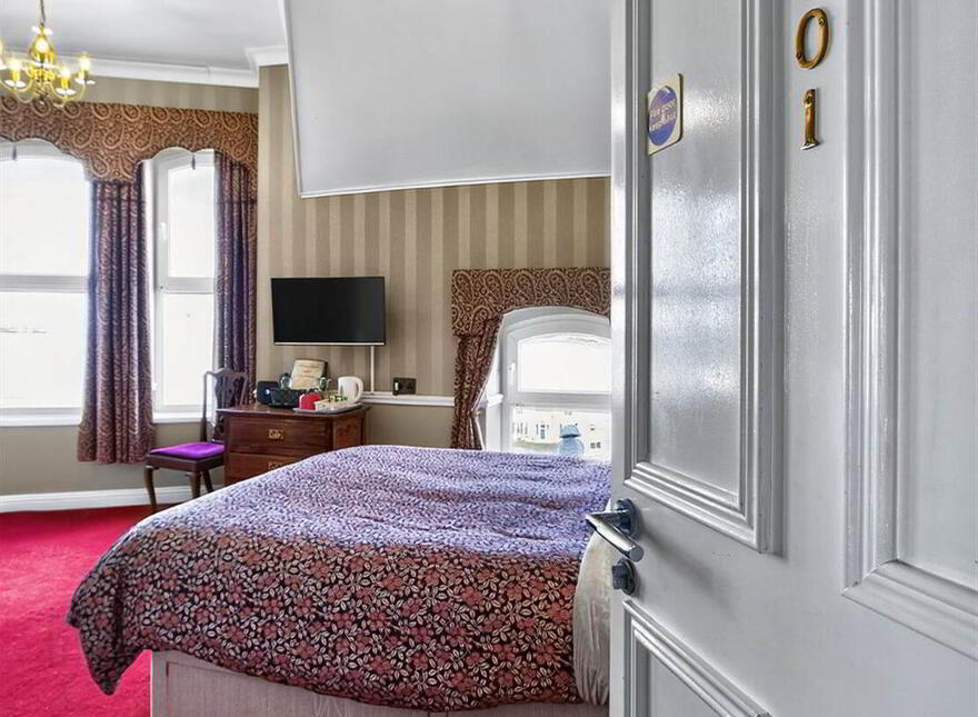 Albany Lodge, 2 Eglinton Street, Portrush, BT56 8DX