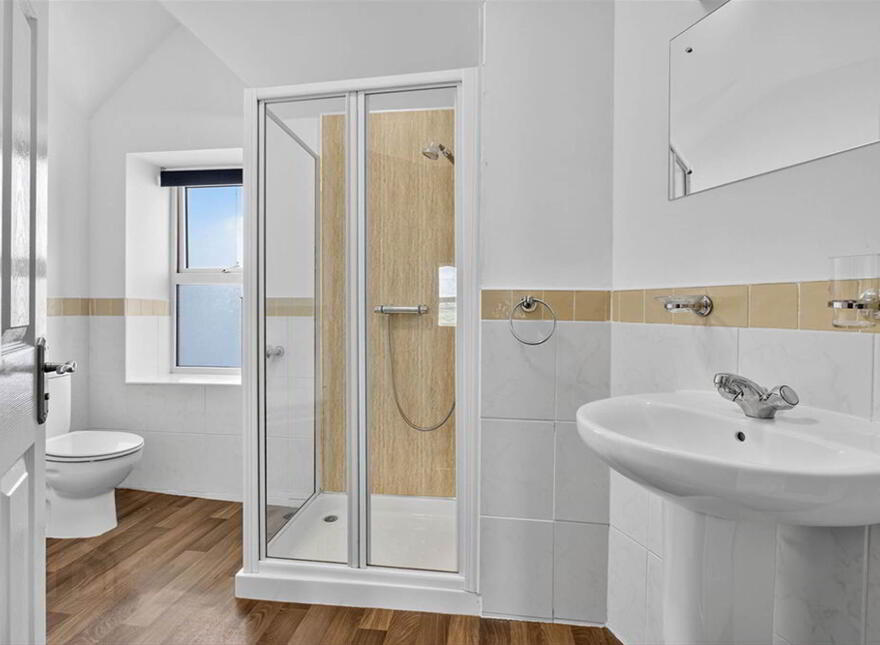 Albany Lodge, 2 Eglinton Street, Portrush, BT56 8DX