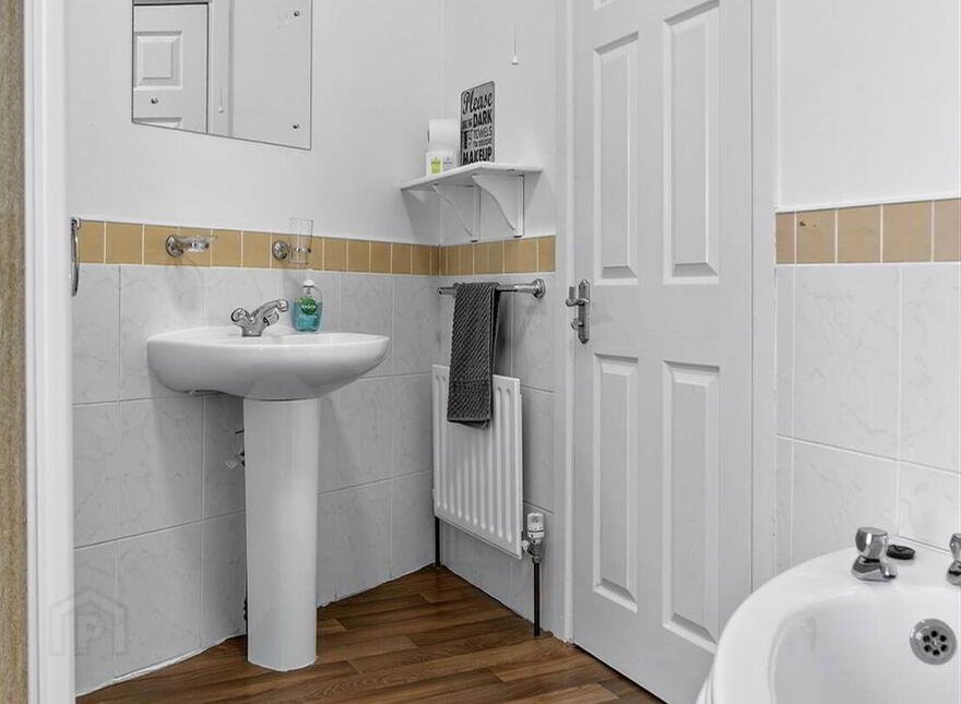 Albany Lodge, 2 Eglinton Street, Portrush, BT56 8DX