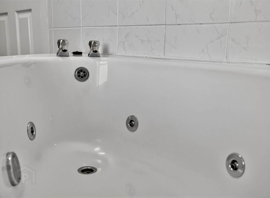 Albany Lodge, 2 Eglinton Street, Portrush, BT56 8DX