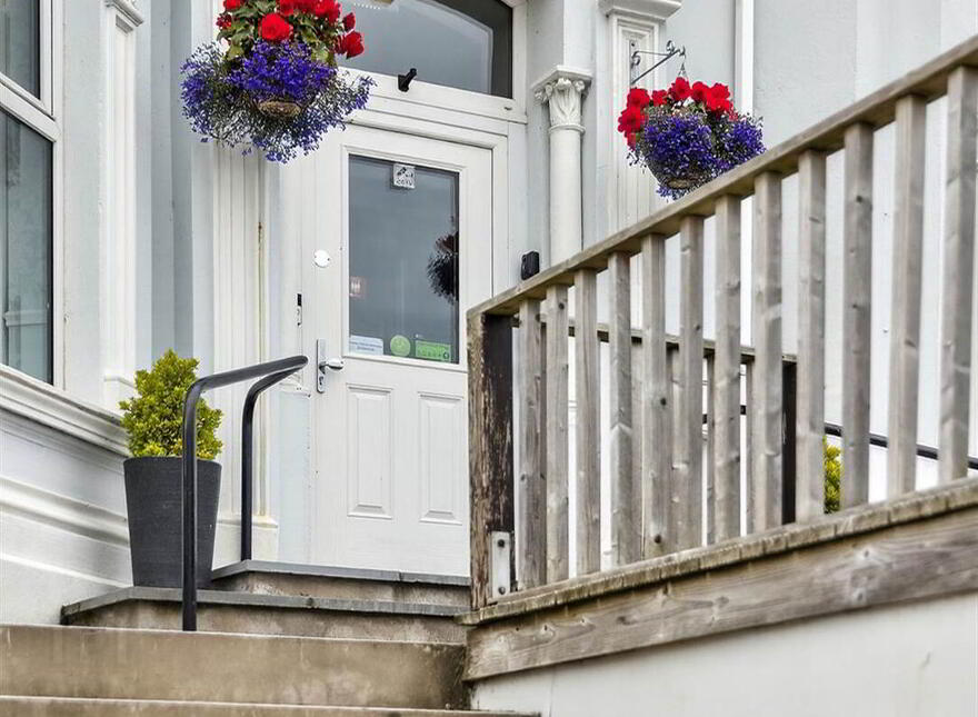Albany Lodge, 2 Eglinton Street, Portrush, BT56 8DX