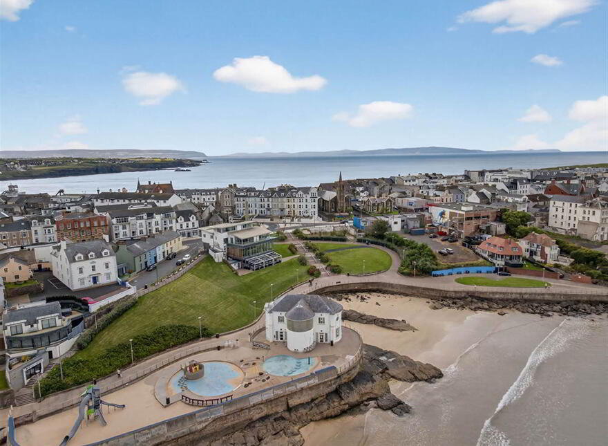 Albany Lodge, 2 Eglinton Street, Portrush, BT56 8DX