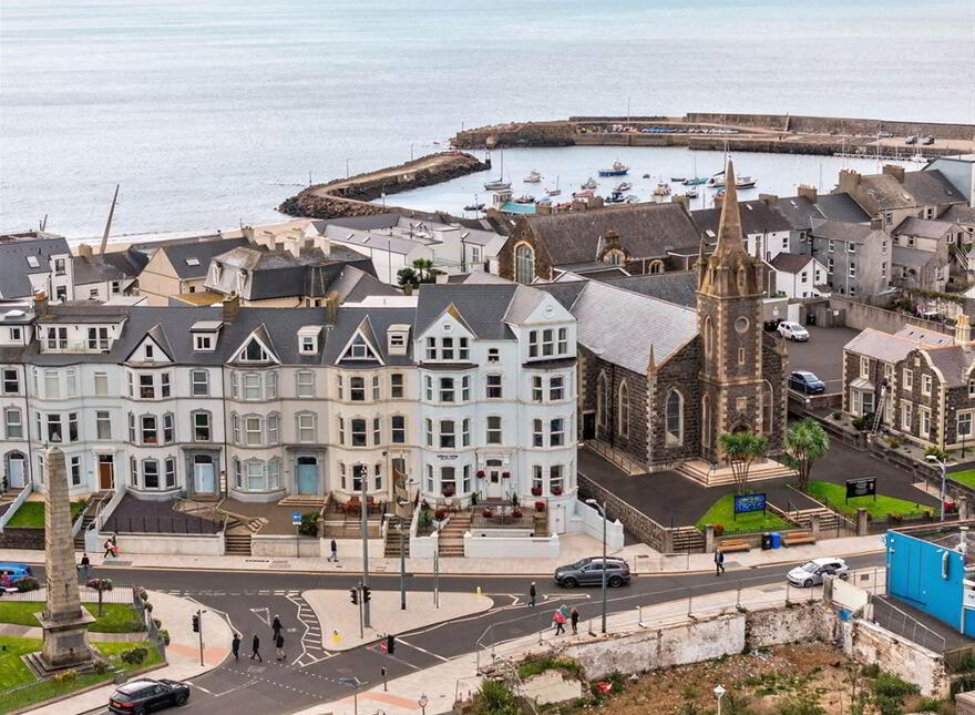Albany Lodge, 2 Eglinton Street, Portrush, BT56 8DX