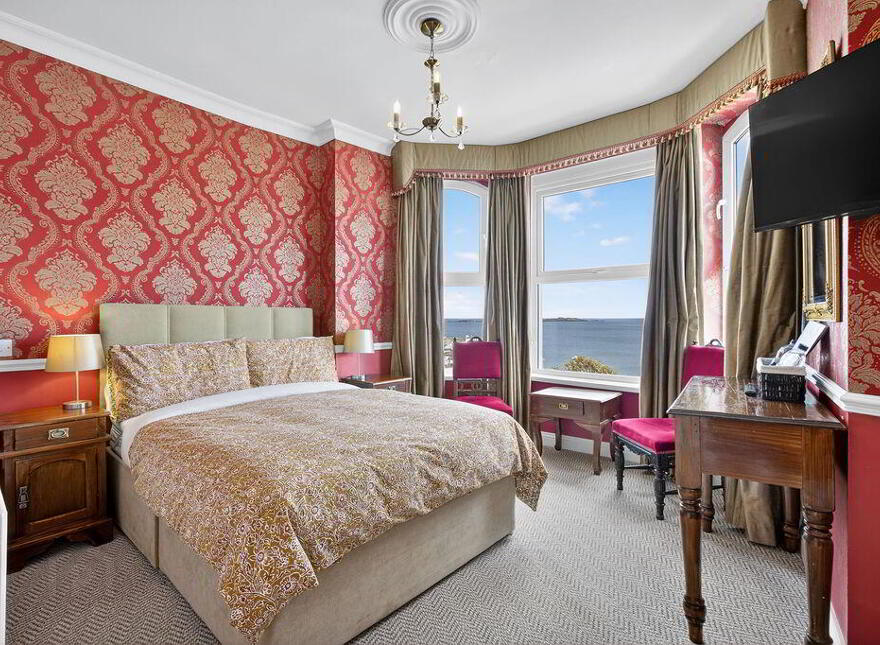 2 Eglinton Street, Portrush, BT56 8DX