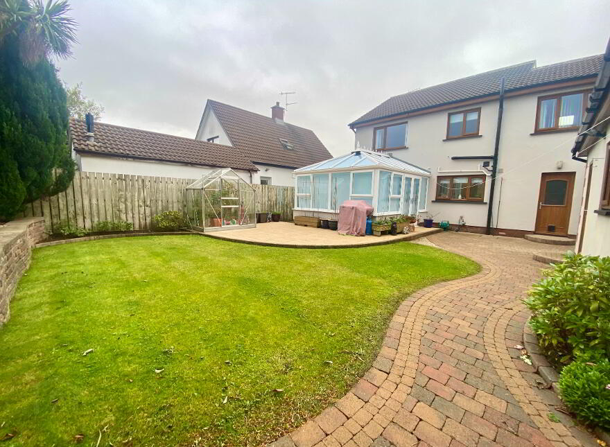 33 Tudor Drive, Carrickfergus, BT38 9TT