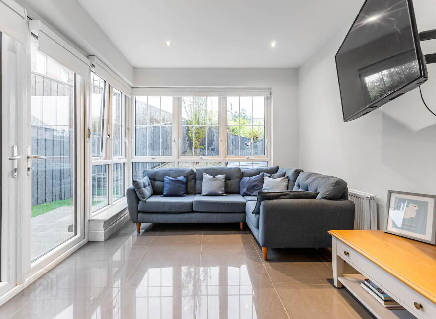 76 Magheralave Meadows, Lisburn, BT28 3NT