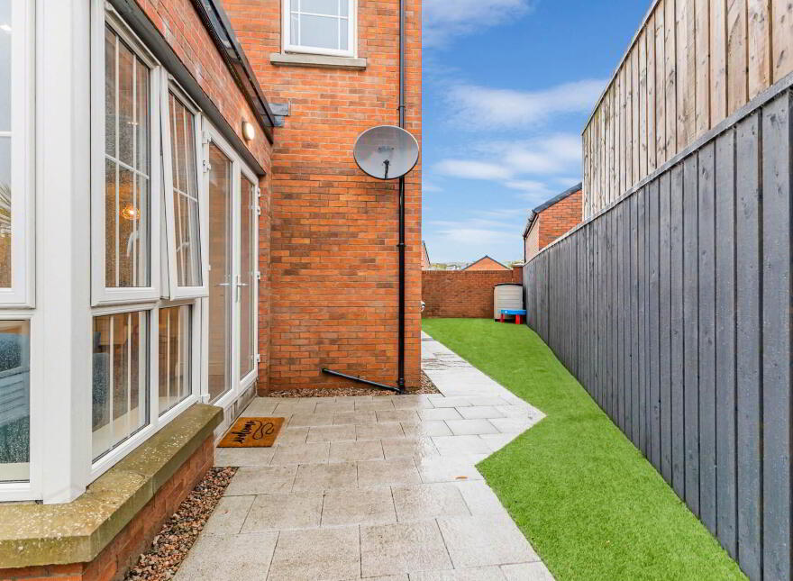 76 Magheralave Meadows, Lisburn, BT28 3NT