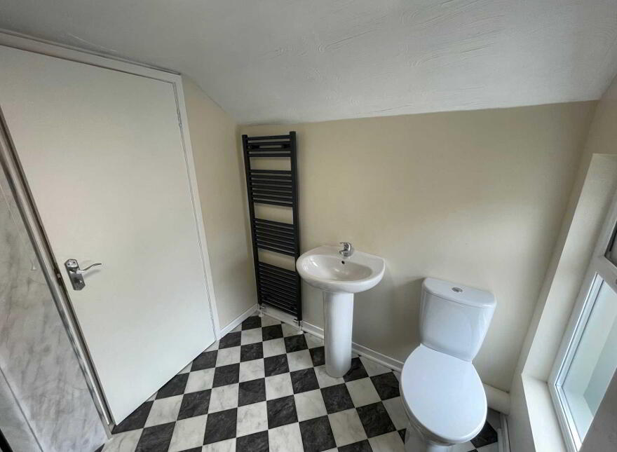 89 Circular Road, Larne, BT40 3AQ