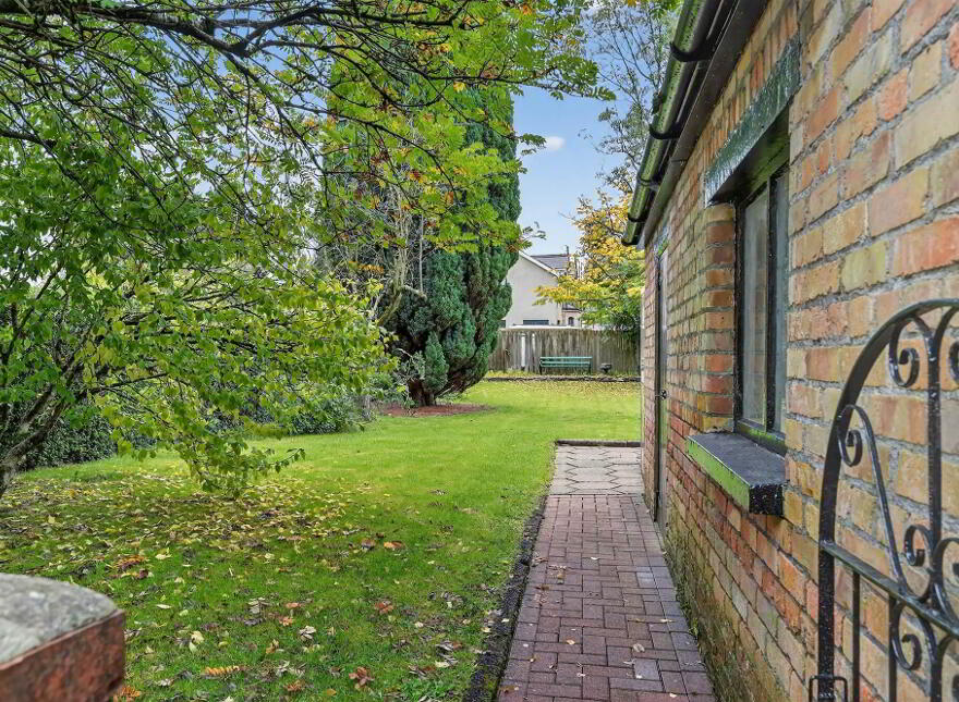 38 Glenburn Road, Dunmurry, Belfast, BT17 9AG