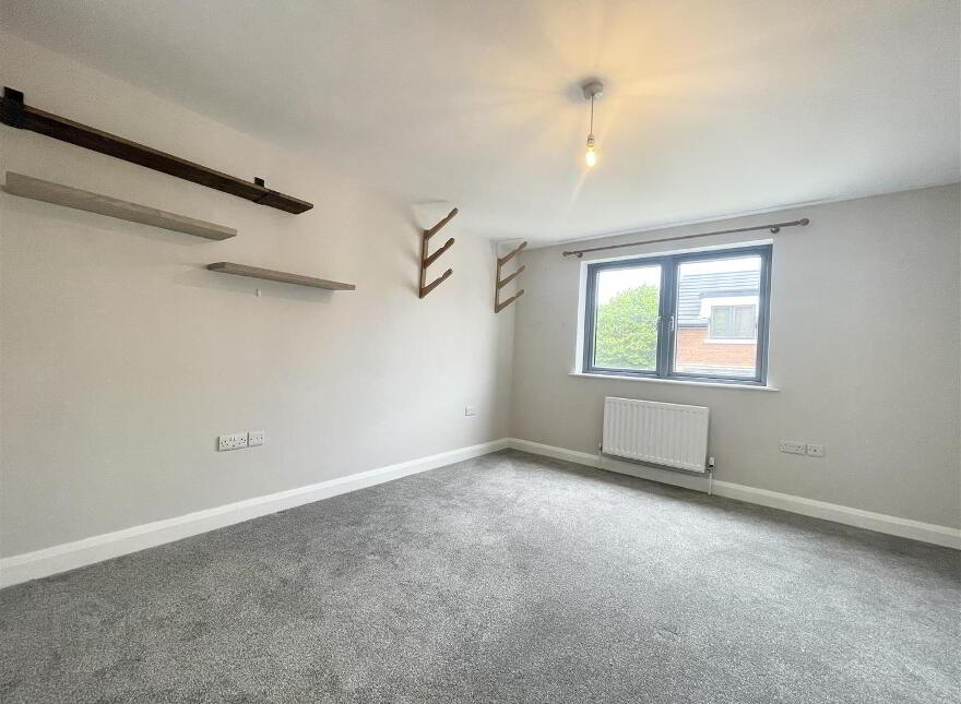 Apt 3, 1a Utility Street, Belfast, BT12 5JS
