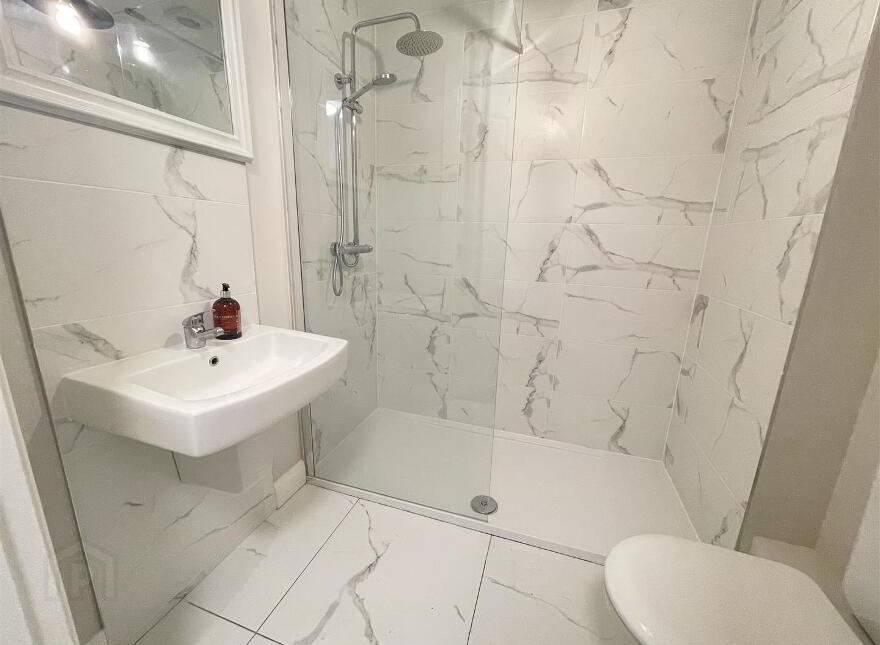 Apt 3, 1a Utility Street, Belfast, BT12 5JS