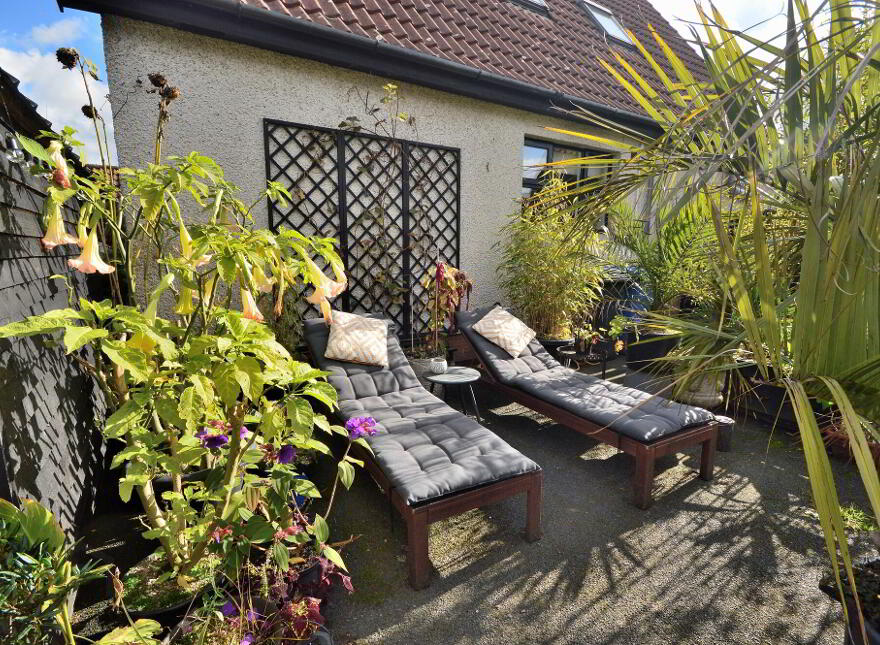 24 Tadworth, Bangor, BT19 7WD