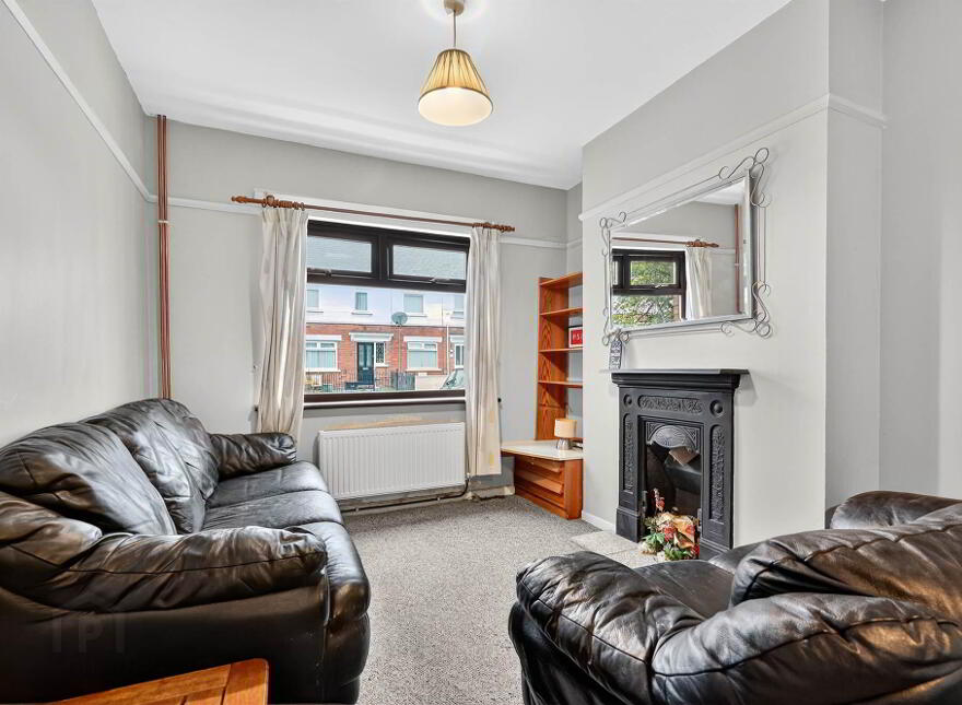 8 Sunnyside Drive, Belfast, BT7 3DX