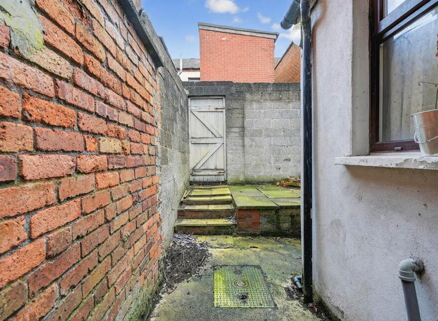 8 Sunnyside Drive, Belfast, BT7 3DX
