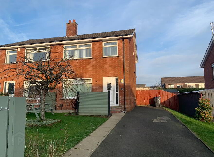 72 Clare Heights, Ballyclare, BT39 9SB photo