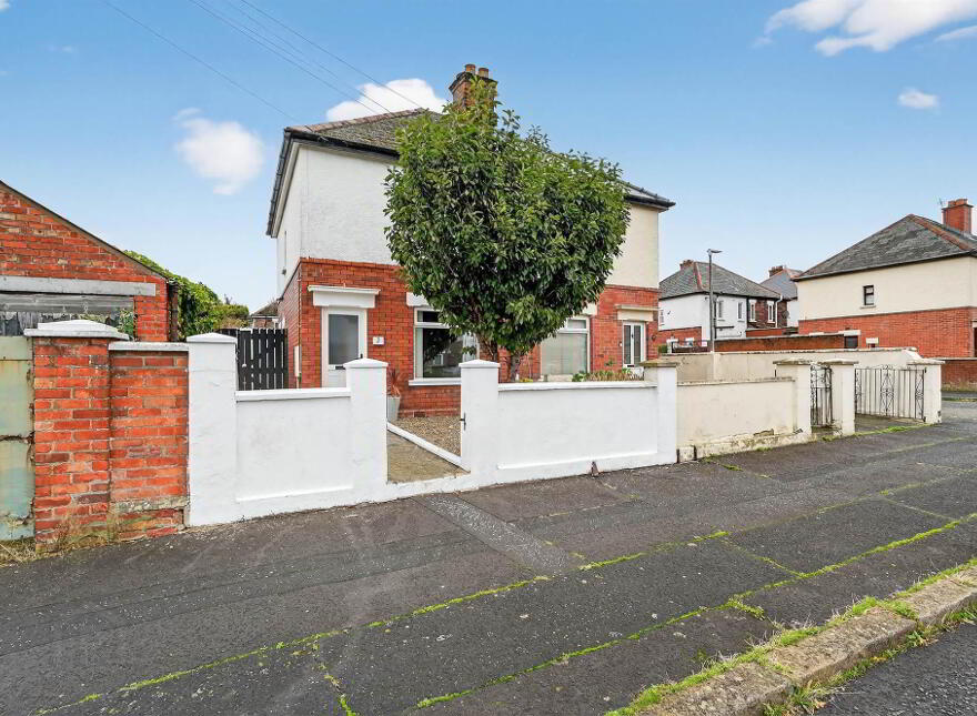 2 Dunraven Park, Belfast, BT5 5LF photo