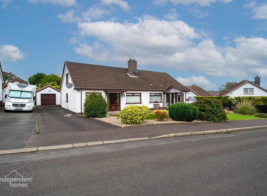 7 Inverary Road, Larne, BT40 3BH photo